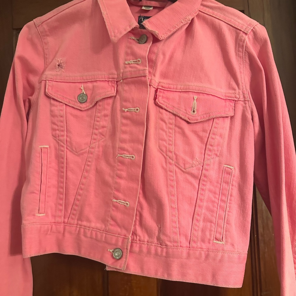 EUC Levi’s cropped denim distressed trucker’s jacket - Picture 2 of 11